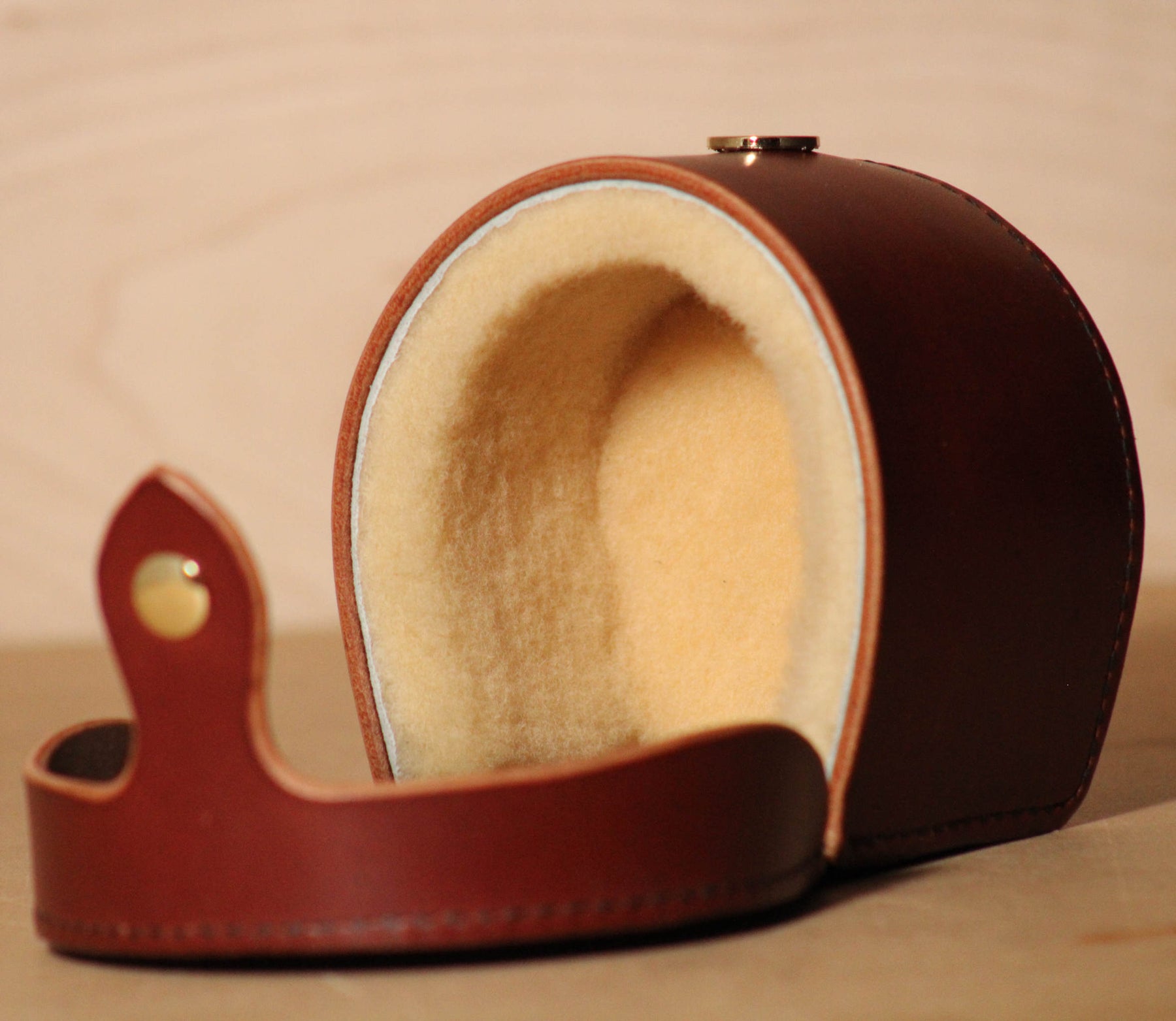 Shearling Clamshell Reel Case – RW Leatherworks