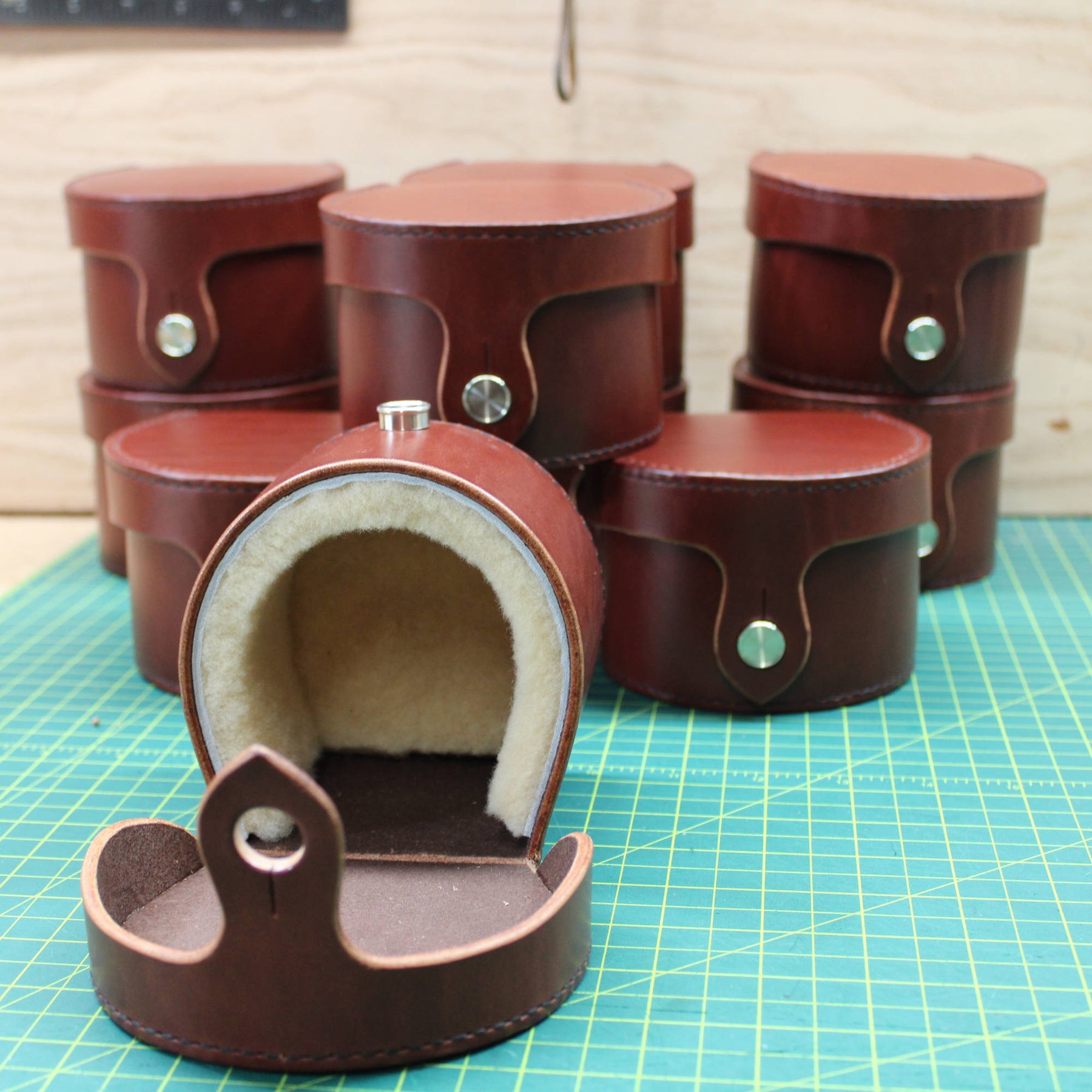 Clamshell Reel Case for Wholesale Customers – RW Leatherworks